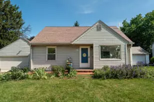 N87W15898 Belleview Blvd, Menomonee Falls, WI 53051 - Photo 1