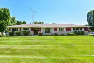 1075 S Lake Shore Dr, Lake Geneva, WI 53147 - Photo 1