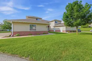 322 Brookside Dr, Mayville, WI 53050 - Photo 1
