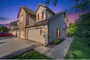 2224 W Vista Bella Dr, Oak Creek, WI 53154 - Photo 1