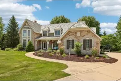 W288N3341  Lost Creek Ct, Delafield, WI 53072 - Photo 1