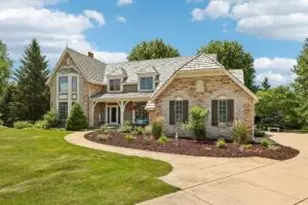 W288N3341 Lost Creek Ct, Delafield, WI 53072 - Photo 1