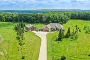 S106W36642 Saddle Ridge Dr, Eagle, WI 53119 - Photo 1