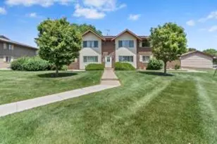 10364 W Whitnall Edge Ct, Franklin, WI 53132 - Photo 1