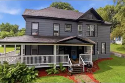 205  Nassau St, Elroy, WI 53929 - Photo 1