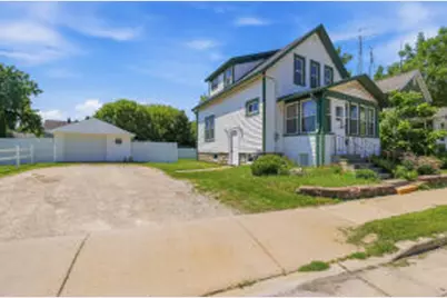 180 N Park Ave, Fond du Lac, WI 54935 - Photo 1
