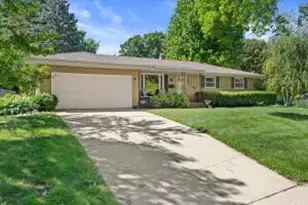 901 E Roberta Ave, Waukesha, WI 53186 - Photo 1