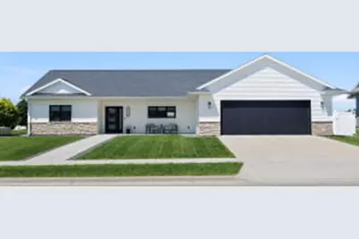 1120  Crockett Dr, Holmen, WI 54636 - Photo 1