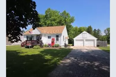 513  Randolph St, Mishicot, WI 54228 - Photo 1
