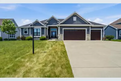 10163 S Woodside Ct, Franklin, WI 53132 - Photo 1