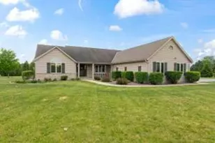 S93W34945 Jericho Dr, Eagle, WI 53119 - Photo 1