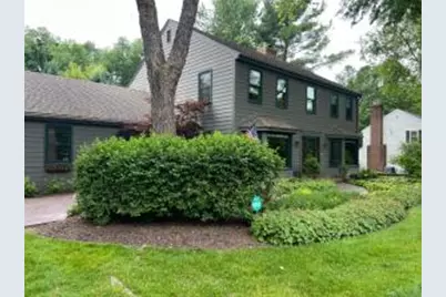 290  Fieldstone Rd, Delafield, WI 53018 - Photo 1