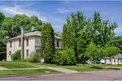 319  Locust St, Onalaska, WI 54650 - Photo 1