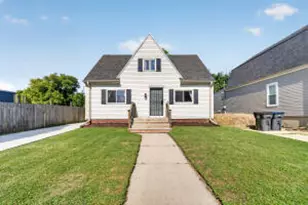 3614 Sheridan Rd, Racine, WI 53403 - Photo 1