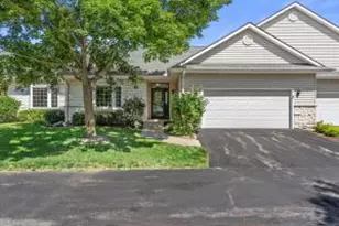 293 Cardinal Ln, Hartland, WI 53029 - Photo 1