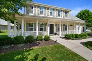 304 Woodlands Ct, Hartland, WI 53029 - Photo 1