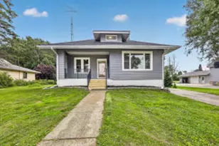 524 E Oak St, Juneau, WI 53039 - Photo 1