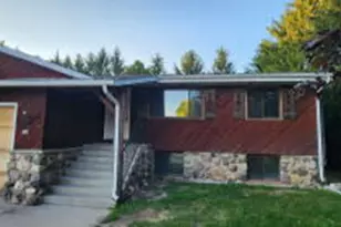 296 Connie Dr, Newburg, WI 53090 - Photo 1
