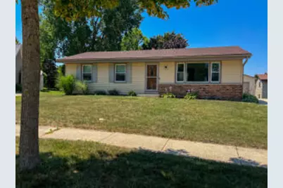 8642 S Fenway Ct, Oak Creek, WI 53154 - Photo 1