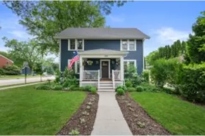 102  Woodland Ln, Oconomowoc, WI 53066 - Photo 1