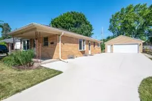 2906 Delaware Ave, Racine, WI 53403 - Photo 1