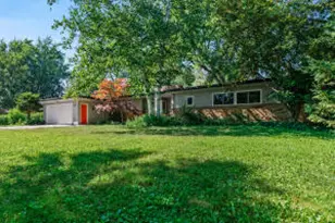 810 E Fairy Chasm Rd, Bayside, WI 53217 - Photo 1