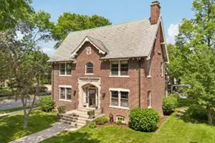 3494 N Shepard Ave, Milwaukee, WI 53211 - Photo 1