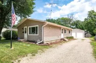 205 N 7th St, Delavan, WI 53115 - Photo 1