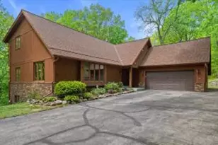 S87W28270 Lookout Ln, Mukwonago, WI 53149 - Photo 1