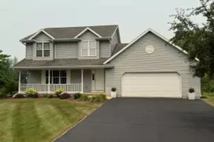 5071 Snapdragon Cir, Little Suamico, WI 54141 - Photo 1