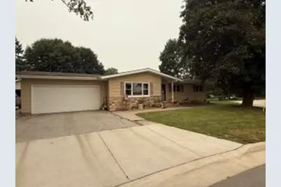 510  Laurel Dr, Francis Creek, WI 54214 - Photo 1