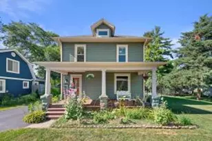 314 Lawn St, Hartland, WI 53029 - Photo 1