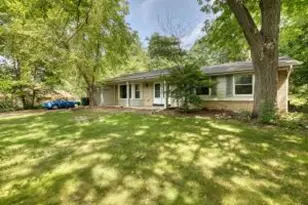 N52W21868 Virginia Ln, Menomonee Falls, WI 53051 - Photo 1