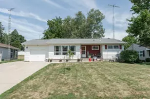 24 Park View Ln, Watertown, WI 53094 - Photo 1