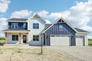 407 Ingleside Ct, Dousman, WI 53066 - Photo 1