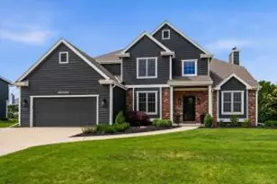 W73N413 Greystone Dr, Cedarburg, WI 53012 - Photo 1