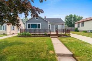 825 Summit St, Manitowoc, WI 54220 - Photo 1