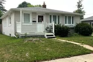 3735 Custer St, Manitowoc, WI 54220 - Photo 1
