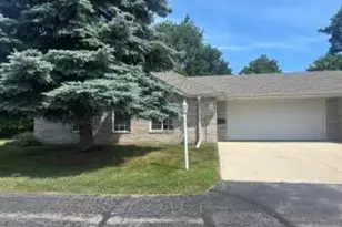 622 E Market St, Elkhorn, WI 53121 - Photo 1