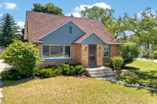215 N 11th St, Oostburg, WI 53070 - Photo 1