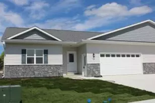 938 Drumlin Dr, Kewaskum, WI 53040 - Photo 1