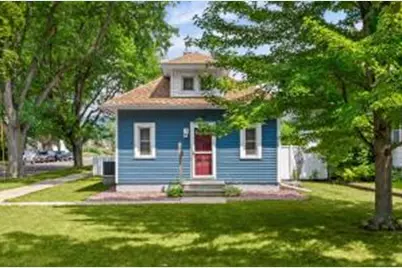 1301  20th St, La Crosse, WI 54601 - Photo 1