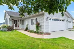 1621 Blue Heron Dr, Two Rivers, WI 54241 - Photo 1