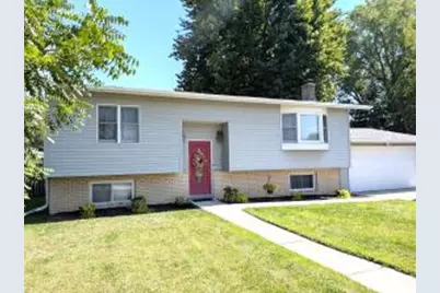 209  West Ave, Holmen, WI 54636 - Photo 1