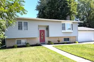 209 West Ave, Holmen, WI 54636 - Photo 1