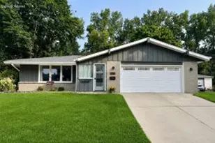 2154 Empire Dr, Waukesha, WI 53186 - Photo 1