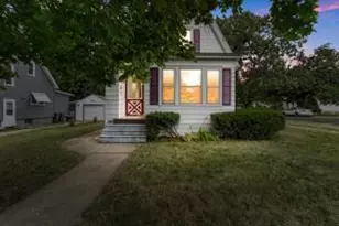 437 McComb St, Fort Atkinson, WI 53538 - Photo 1