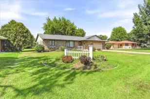 805 Spillway Dr, Campbell, WI 54603 - Photo 1