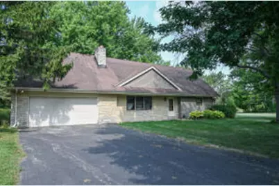 993  Middle Ridge Dr, Richfield, WI 53033 - Photo 1