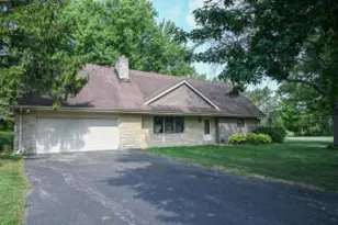 993 Middle Ridge Dr, Richfield, WI 53033 - Photo 1